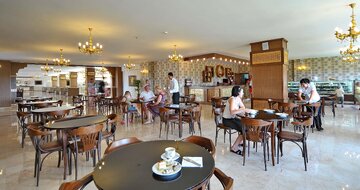 Eftalia Aqua Resort - cukráreň - letecký zájazd CK Turancar - Turecko, Türkler