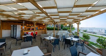 Crystal Sunset - plážová reštaurácia - letecký zájazd CK Turancar - Turecko, Side