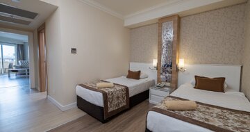 Crystal Sunset - dvojspálňová rodinná izba - letecký zájazd CK Turancar - Turecko, Side