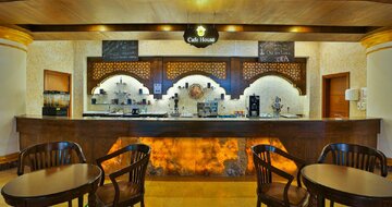 Crystal Sunset - kaviareň - letecký zájazd CK Turancar - Turecko, Side