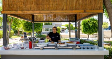 Crystal Centro - stánok so snackmi - letecký zájazd CK Turancar - Turecko, Lara