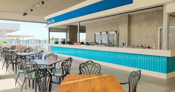 Crystal Centro - plážový bar - letecký zájazd CK Turancar - Turecko, Lara