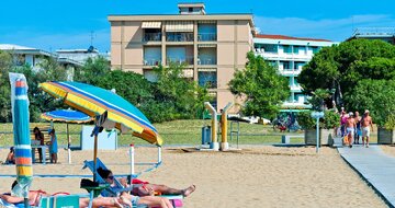 Rezidencia Ambassador v Bibione, apartmány individuálnou alebo autobusovou dopravou CK TURANCAR