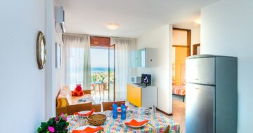 Rezidencia Ambassador v Bibione, apartmány individuálnou alebo autobusovou dopravou CK TURANCAR