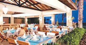 Champion Holiday Village - terasa - letecký zájazd CK Turancar - Turecko, Kemer