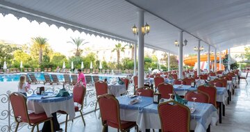 Pine House - terasa - letecký zájazd CK Turancar - Turecko, Kemer