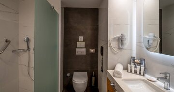 Swandor Hotels & Resort - kúpeľňa - letecký zájazd CK Turancar - Turecko, Kemer