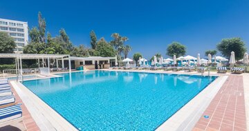 Iliada Beach Hotel– bazén– letecký zájazd CK Turancar – Cyprus, Protaras