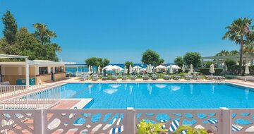 Iliada Beach Hotel– bazén – letecký zájazd CK Turancar – Cyprus, Protaras
