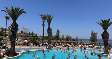 Malama Beach Holiday Village – bazén – letecký zájazd CK Turancar – Cyprus, Protaras