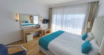 Vrissiana Beach – hizba– letecký zájazd CK Turancar – Cyprus, Protaras