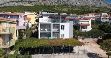 Villa Lana - apartmánový dom - autobusový zájazd CK Turancar - Chorvátsko, Omiš, Nemira