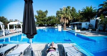 Bianco Olympico Beach Resort – bazén – letecký zájazd CK Turancar – Chalkidiki - Metamorfosi