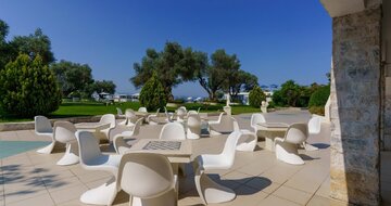 Palmariva Beach Hotel – terasa – letecký zájazd CK Turancar – Grécko - Evia
