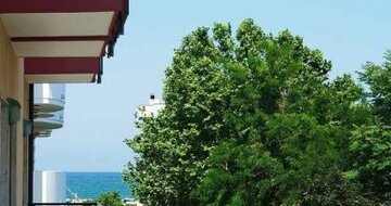 Hotel ARON - dovolenka v stredisku Viserbella di Rimini - zájazdy individuálnou a autobusovou dopravou do Talianska CK TURANCAR