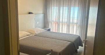 Hotel ARON - dovolenka v stredisku Viserbella di Rimini - zájazdy individuálnou a autobusovou dopravou do Talianska CK TURANCAR