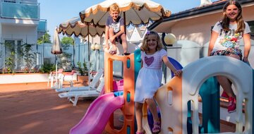 Villa dei Fiori v letovisku Viserbella - Rimini - dovolenka autobusovou a individuálnou dopravou CK TURANCAR
