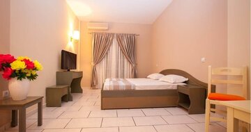 Hotel Michelangelo - izba - letecký zájazd s CK Turancar  Korfu - Kassiopi
