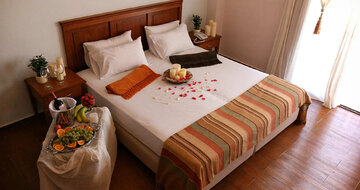 Flamingos Hotel - dvojlôžková izba s možnosťou prístelky -letecký zájazd CK Turancar - Kréta, Chania