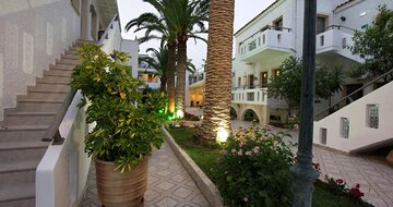 Flamingos Hotel - hotel -letecký zájazd CK Turancar - Kréta, Chania