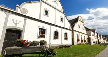 CK Turancar, autobusový poznávací zájazd, Česko a Rakúsko, Holašovice - tradičná architektúra