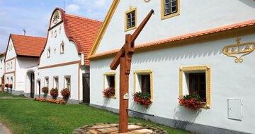CK Turancar, autobusový poznávací zájazd, Česko a Rakúsko, Holašovice - tradičná architektúra