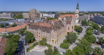 CK Turancar, autobusový poznávací zájazd, Maďarsko, Kecskemet - radnica a námestie