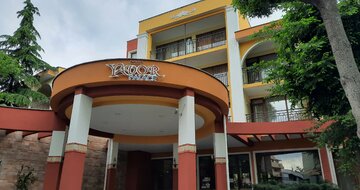 Hotel Yavor Palace - vchod - letecký a autobusový zájazd CK Turancar - Bulharsko, Slnečné pobrežie 