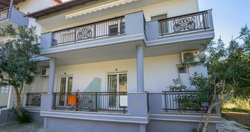 Apartmány Sofi -Thasos  budova- autobusová doprava CK Turancar (Thasos, Pefkari)