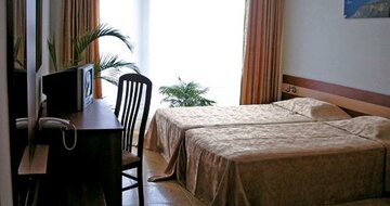 Hotel Queen Nelly - izba - letecký a autobusový zájazd CK Turancar - Bulharsko, Primorsko
