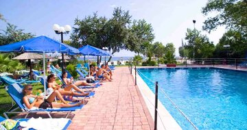 Hotel Sun Beach-bazén-Platamon-Olympská riviéra (autobusové zájazdy CK Turancar)