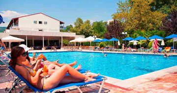 Hotel Sun beach-bazén-Platamon-Olympská riviéra (autobusové zájazdy CK Turancar)