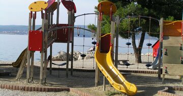 Holiday Resort Ad Turres - pláž - autobusový zájazd CK Turancar - Chorvátsko, Kvarner, Crikvenica