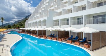 Hotel Sunshine Club - bazén - letecký zájazd CK Turancar - Korfu, Nissaki