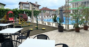 Hotel Onyx - autobusový a letecký zájazd CK Turancar - Bulharsko, Kiten - okolie bazena